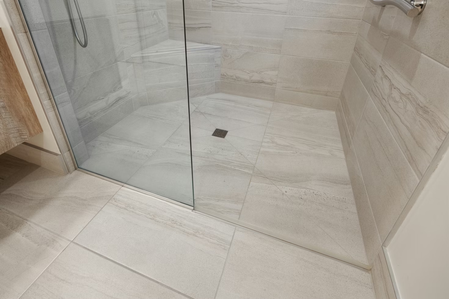 Douche italienne réalisée par CN Carrelage